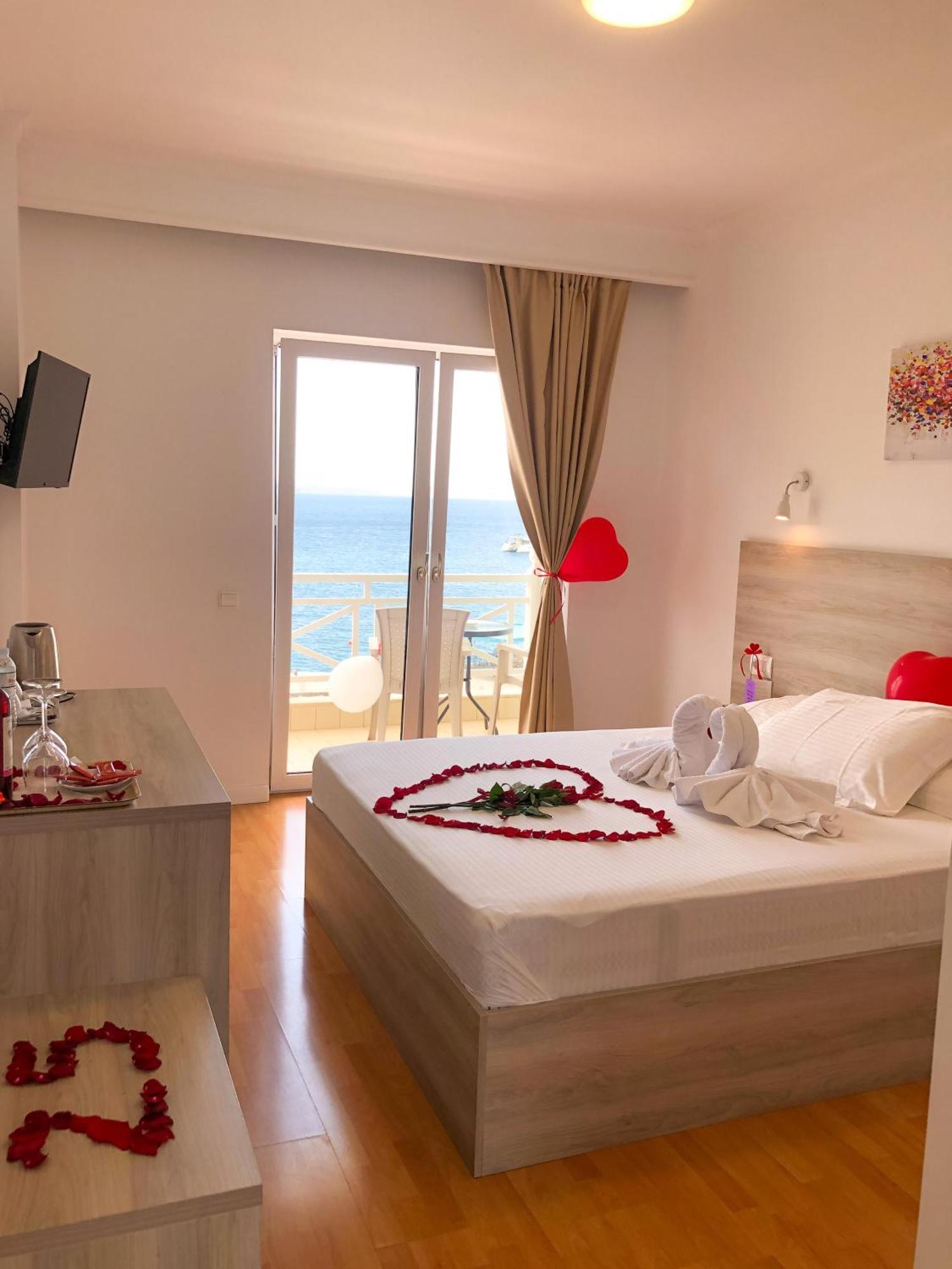 Sun N Blue Hotel Sarande Ngoại thất bức ảnh